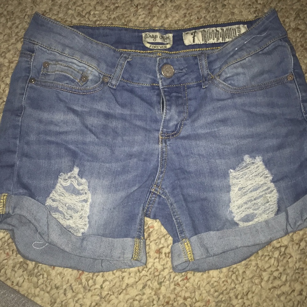 RIPPED shorts size 7